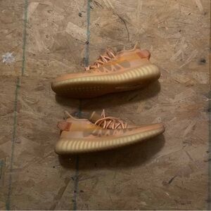 Yeezy 350 V2 Mono Clay